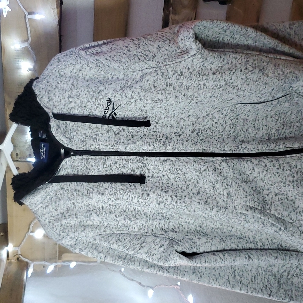 Mens hoodie / sweater reebok size medium grey zipper 100% polyester